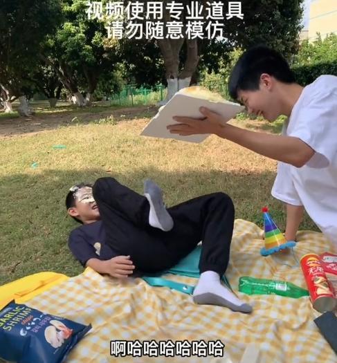 孙悦|孙爸纵容未成年饮酒?孙卓大口喝伏特加遭吐槽,网友:想清楚再说