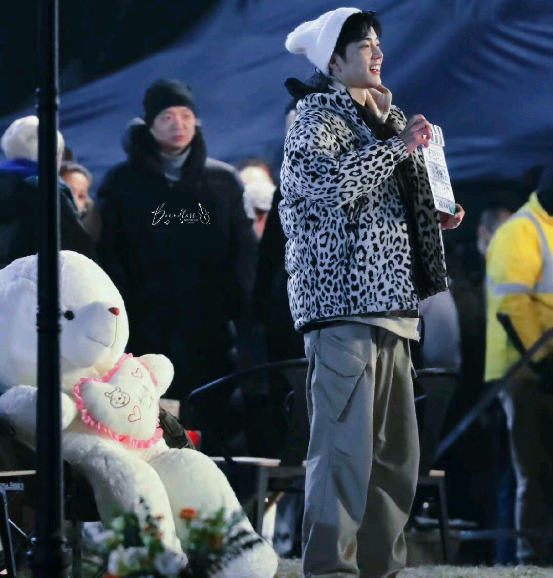 骄阳伴我|肖战的“国际化”：《骄阳伴我》海外获热议，热度不输《玉骨遥》