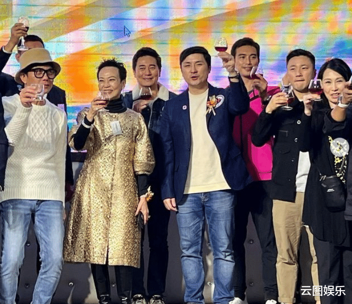 钱小豪|拳手聚会多位港星现身!钱小豪曾上擂台,卢惠光蝉联过七届泰拳王