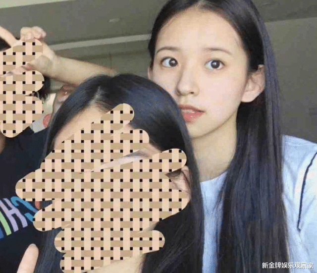 程潇|程潇妹妹通过中传艺考，和康辉李湘成校友，你羡慕她们家的基因吗