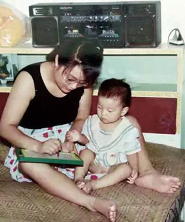 1988年，湖北女子生下脑瘫男婴，却不离不弃，19年后儿子考上北大