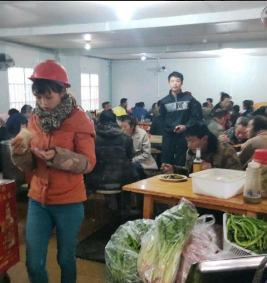 山西太原,男子在工地上班时认识饭堂的女员工,并与其发展成为不正当男女关系