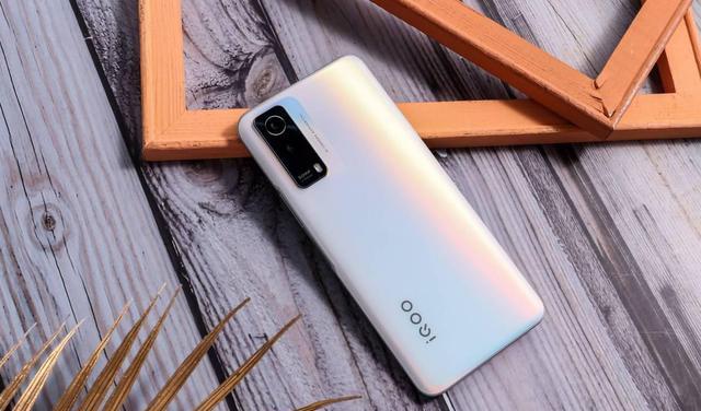 |iQOOZ6x终于量产，6000mAh大电池、天玑8100+独显齐上阵