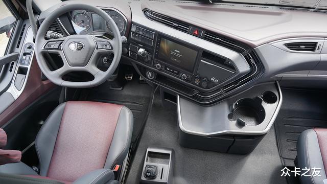 买不起解放J7就看它,平地板+宽卧铺,560马力带12挡AMT