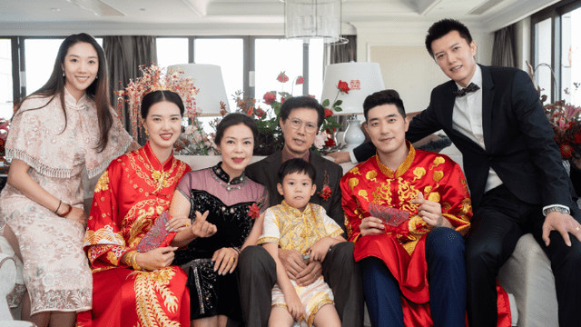 婚礼 26岁张常宁婚后“开工”！带着美甲打排球，身材傲人膝盖伤痕明显