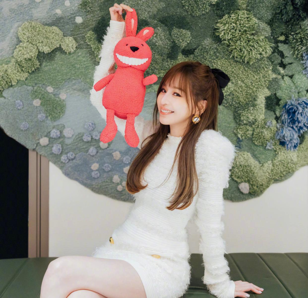 王心凌|王心凌乘风破浪人气不减,2023网络春晚收视第一