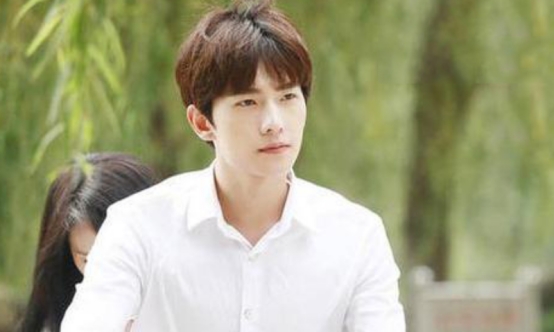 军旅|那句话怎么说的？从开机的那一刻起，杨洋就是“燕破岳”！