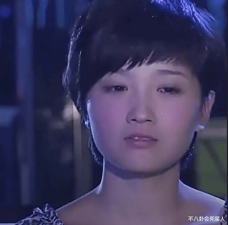 董洁|同样20岁的年纪，一个亭亭玉立，一个“土”成大妈，差距真大啊