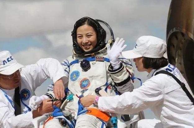 高考作文|2021年四位励志女性代表，现成的高考作文素材，有锦上添花效果