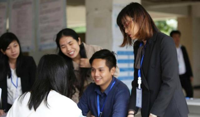 深圳市|为了30万年薪，远赴家乡前往深圳当一线教师，未曾想过会后悔不已