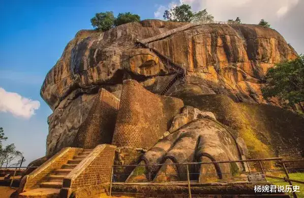 狮子岩|世界遗产之一,建在200米高空的庞大宫殿,历经几个世纪却无人知晓