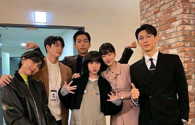 非常律师禹英禑|nice！《奇怪的律师禹英雨》将拍第二季，且尽可能启用原班人马