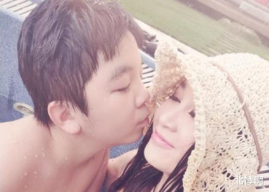 花容月貌|与刘德华合作走红，嫁富豪20年仍未生子，今54岁与养子亲吻引热议