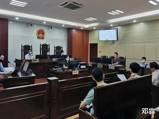 他,坐拥百亿身家,亲哥借钱却一毛不拔,家人重病也视而不见