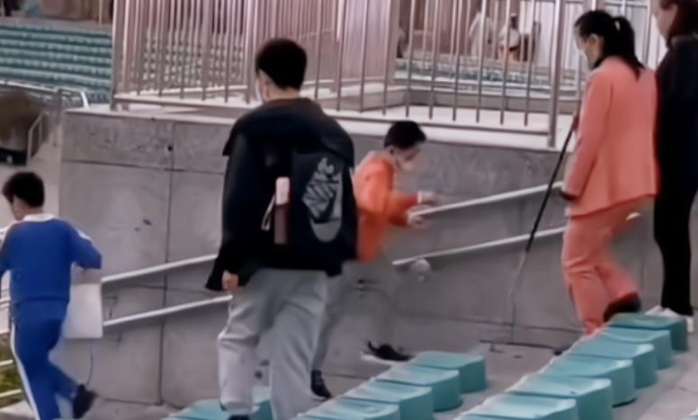 |孙卓与孙海洋认亲后，孙海洋直播称孙卓不爱做家务，治一治就好了