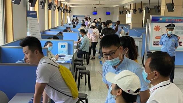 穿衣搭配|“开工潮”没有出现,取而代之的是“招工难”?年轻人怎么了