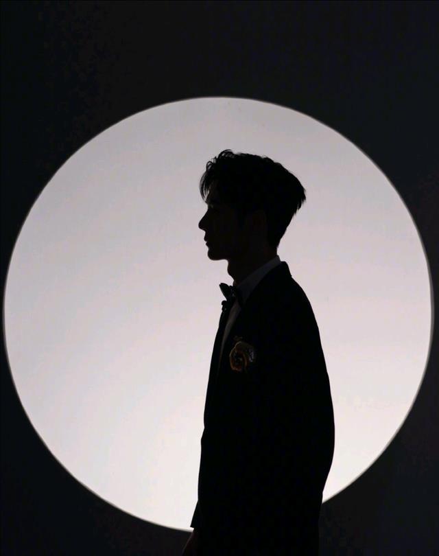 王一博|王一博营业太多忙坏粉丝,宣发博就没停过,网友:被幸福砸懵了吧