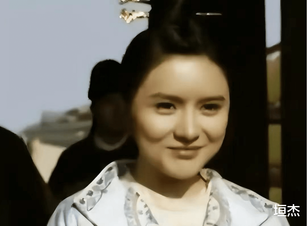 整容|脸没恢复就别演戏了，“馒头脸蛋”演啥都拉胯，这些女星羞不羞