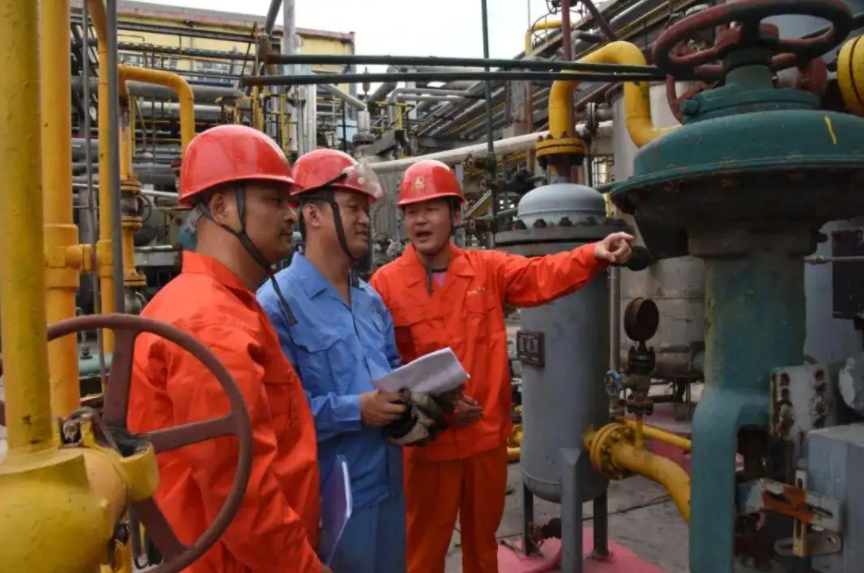 中国石油天然气集团|还在找工作的学生“有福了”，中国石油公开招聘，钱多事少待遇好