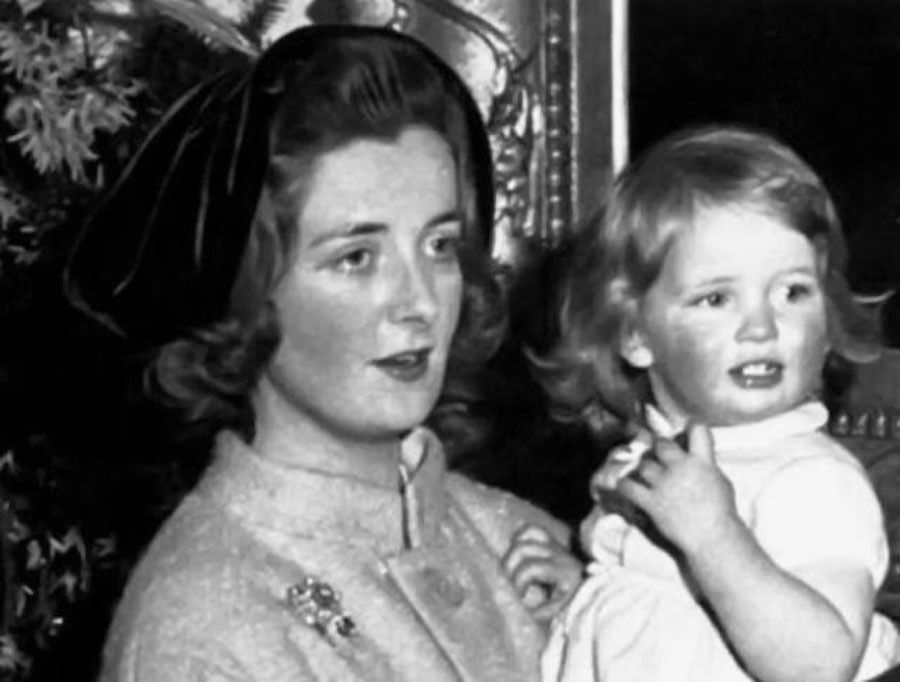 斯宾塞|戴安娜娘家人的奇葩事：弟弟离婚上瘾，90后漂亮侄女嫁大32岁老头