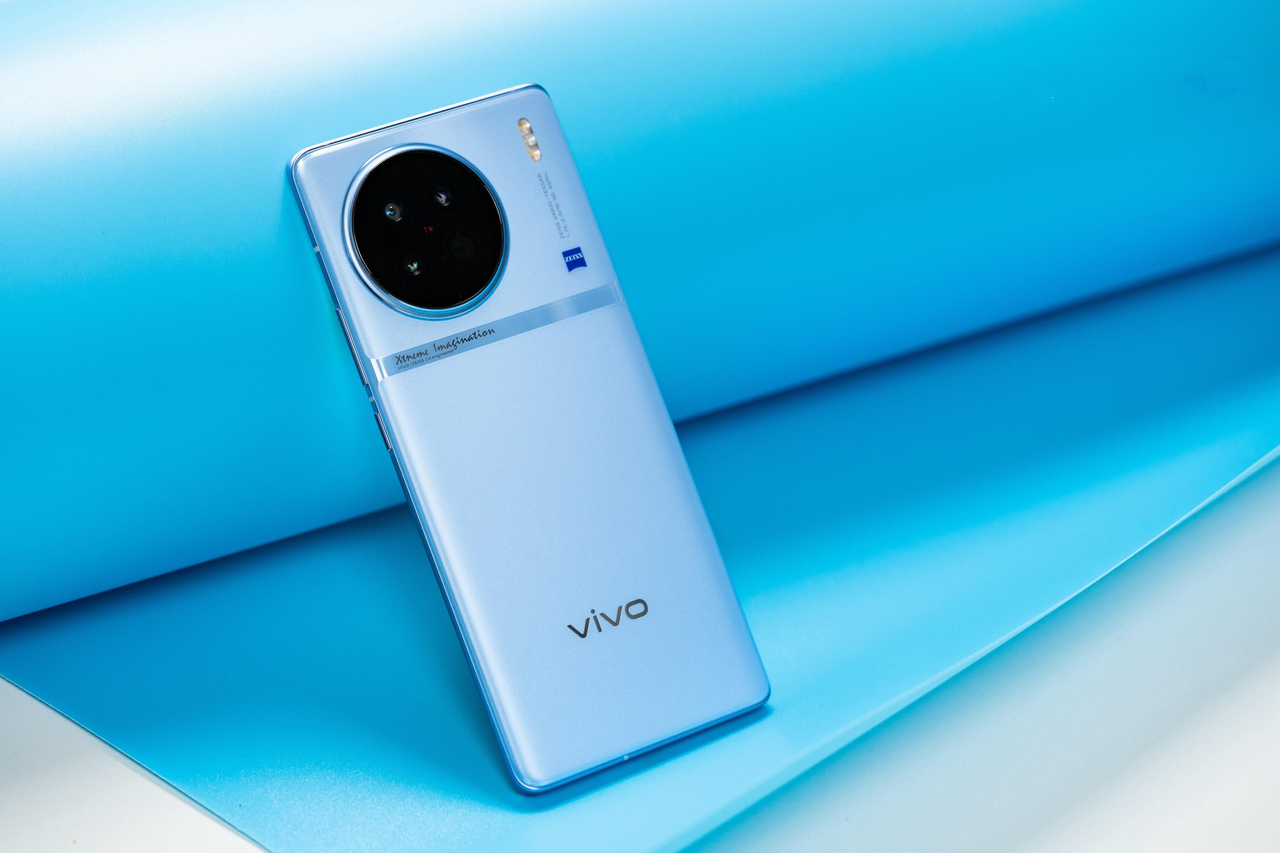 vivo x90|相差100元！vivo X90和vivo X80哪个更值得入手？