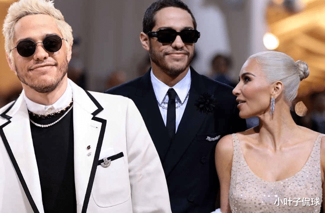 金·卡戴珊|绝了！卡戴珊前任追到詹娜闺蜜，31岁离婚单身辣妈，全球男人最向往女神