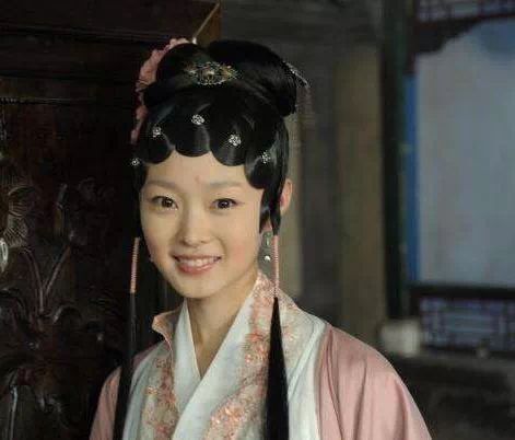 宋轶|多次穿大咖剩下的衣服，李雪对她大发雷霆，胡歌一块手绢化解矛盾