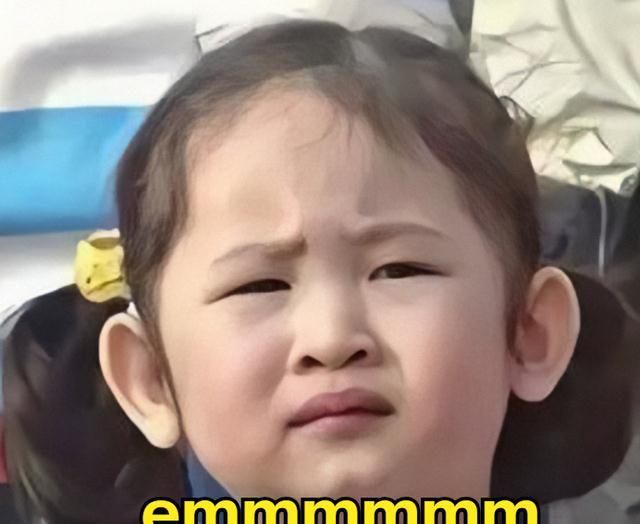 关晓彤|关晓彤“被迫大婚”?鱿鱼才子店内曝结婚海报,直言从洞房到灵堂