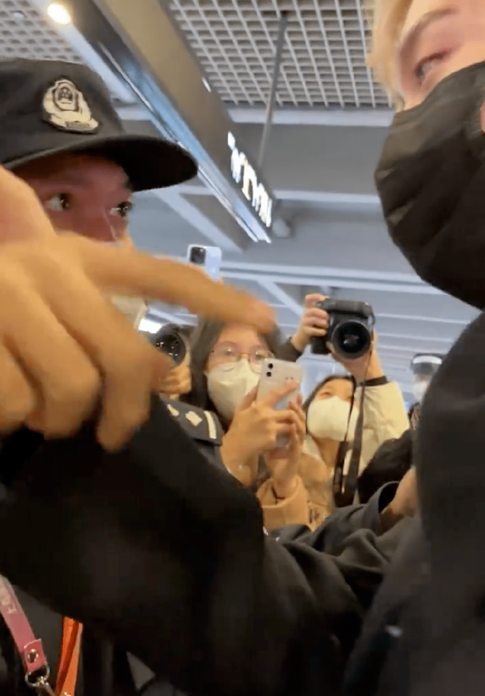 余景天|曾因涉毒涉黄被封杀，复出捞金成劣迹艺人！