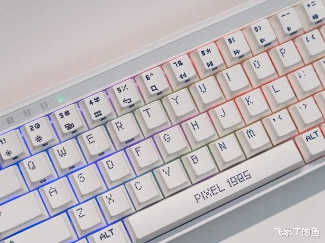 机械键盘|充满惊喜的机械键盘国货之光，米物ART系列像素1985体验分享