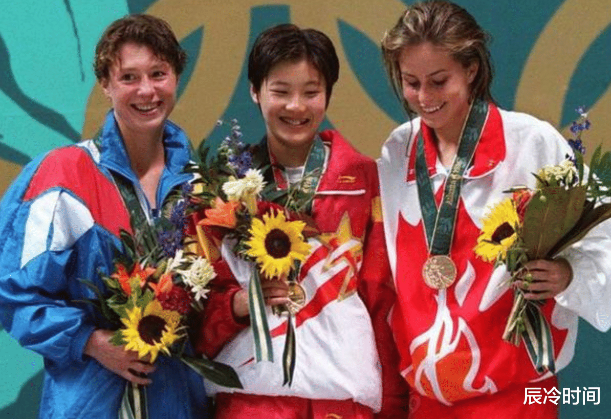 伏明霞|伏明霞：退役后嫁大26歲老公，結婚5年生3娃，70歲丈夫想生第四胎