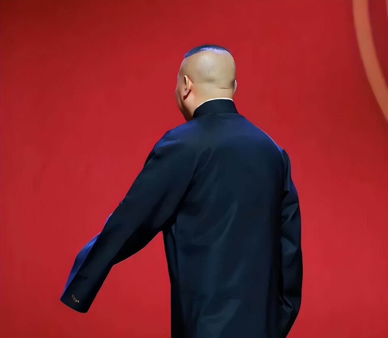 相声演员|乱套了，相声行业遍地八卦，相声评论到处骂架，隐藏危机