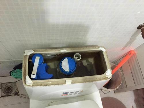 马桶冲劲小不用找师傅看,动一下“这2地方”,出水量大又猛
