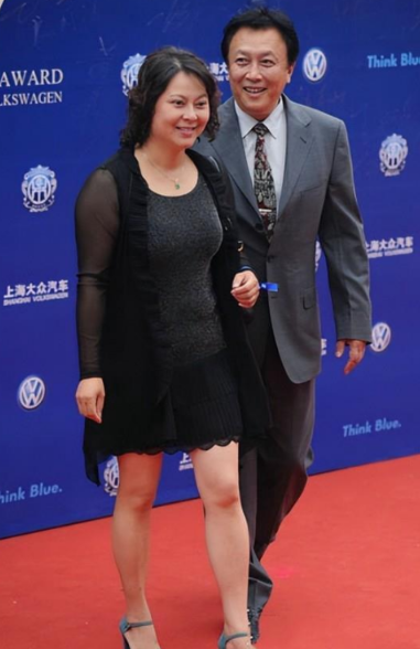 唐国强混血老婆真是富态美人,58岁虽发福明显,满身却是优雅气质