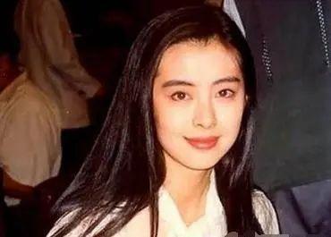 王祖贤|王祖贤在温哥华16年从不工作 坐公车买打折内衣 这么多年钱哪来?