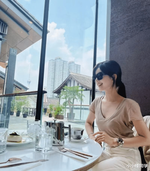 赵露思|网友分享偶遇赵露思合照！生图零滤镜被嘲差很大？网友纷纷晒图！