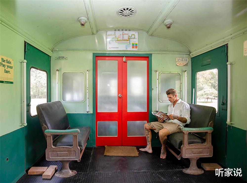 夫妻俩买下1950年废弃火车,将一节车厢变成70㎡小家,太有特点了