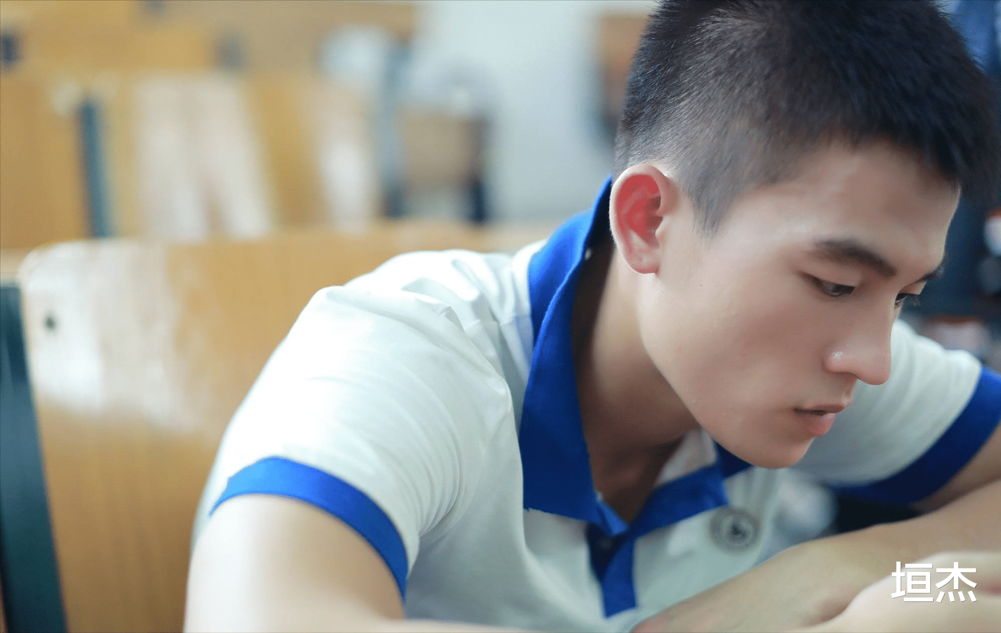 李沁|靠资源“砸”出来的10位演员,他们心虚吗?