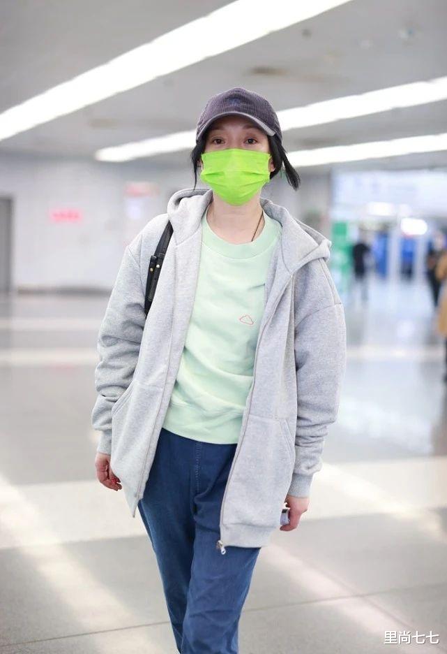 周迅|恋爱了果然不一样！周迅也学男友玩街头范，松垮内搭却拉低美感