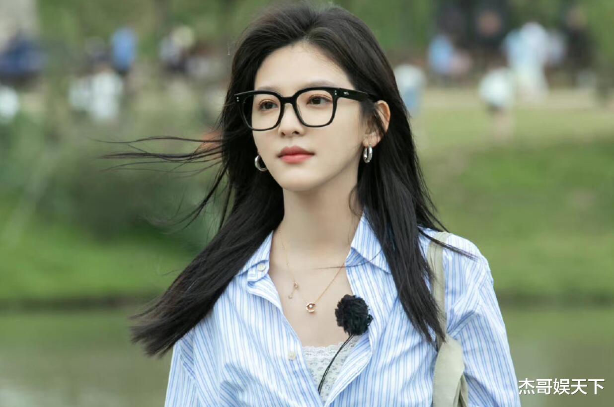 尹正|章若楠的“欠揍”让《中餐厅》封神，尹正的抱怨让节目找到了出路