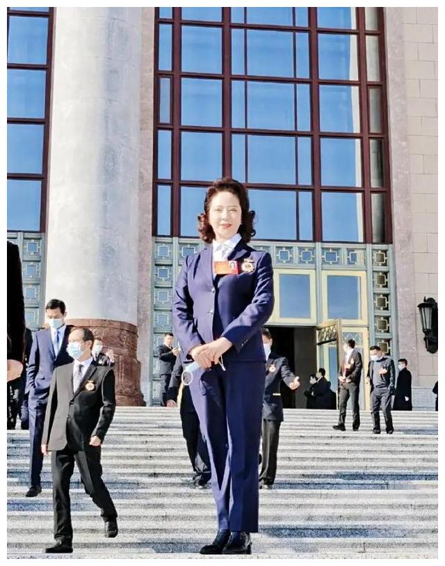 李少莉处理结果公布后，或许会让大家很失望！体制内领导泼了凉水