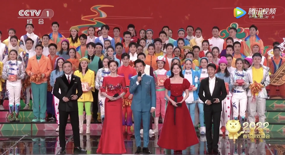 春晚|张小斐大衣、马凡舒爆红、撒贝宁嘴瓢……2022虎年春晚，谁是最大赢家？