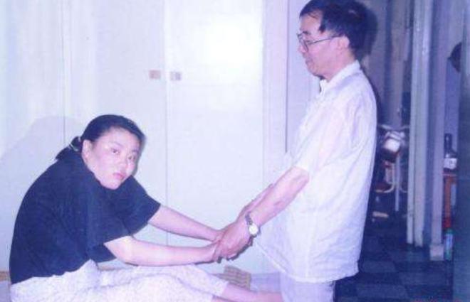 1994年,清华才女朱令2次遭投毒,死里逃生成瘫痪,凶手依然未知