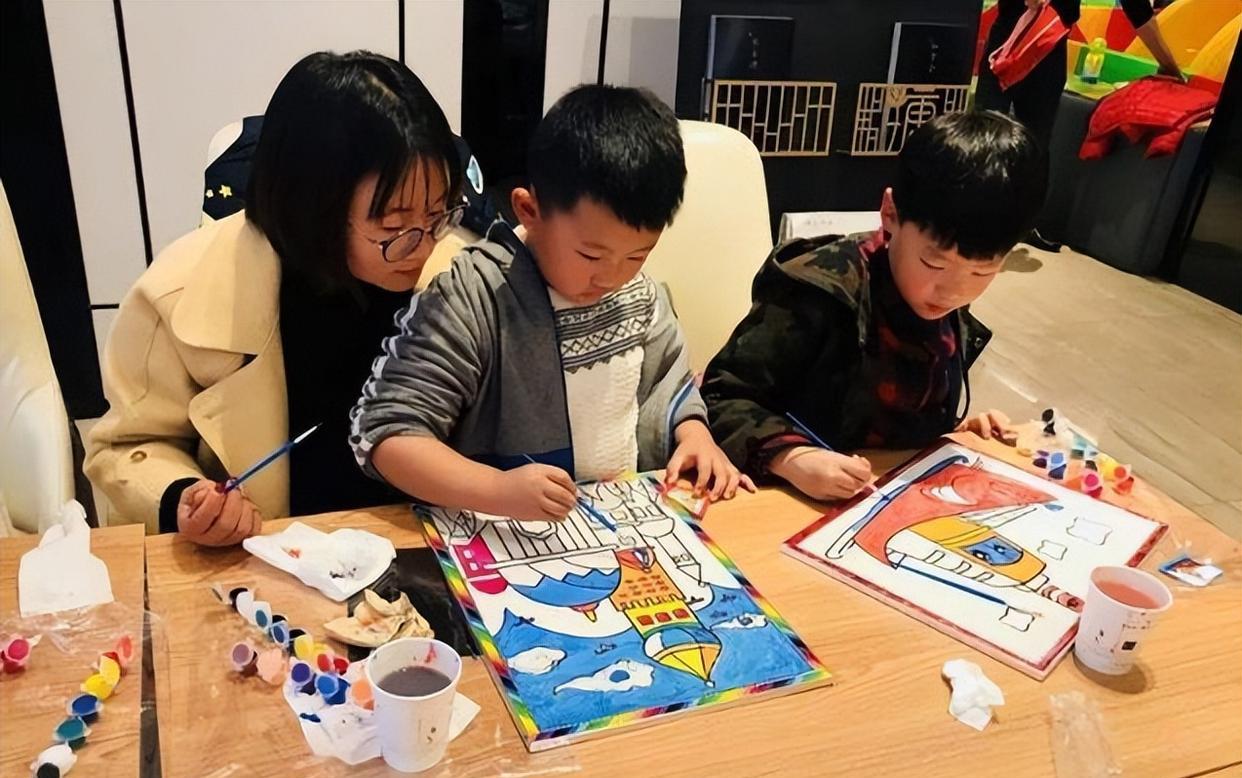 老师布置“奇葩”作业数一万粒米,全家出动忙到深夜,引网友吐槽