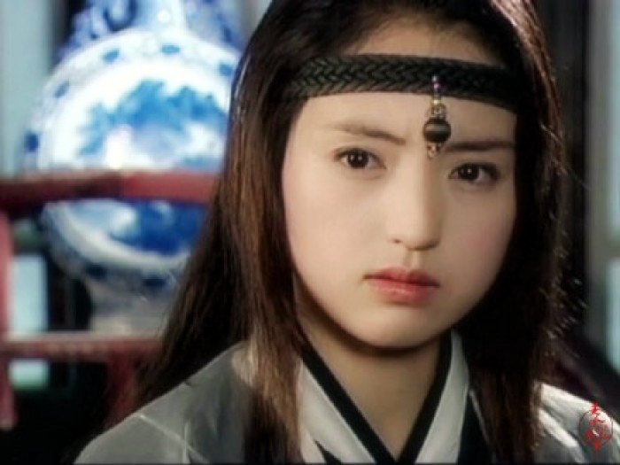 包文婧|包文婧18岁跟了包贝尔,租200块房子,曾做过美容师,后改行演员