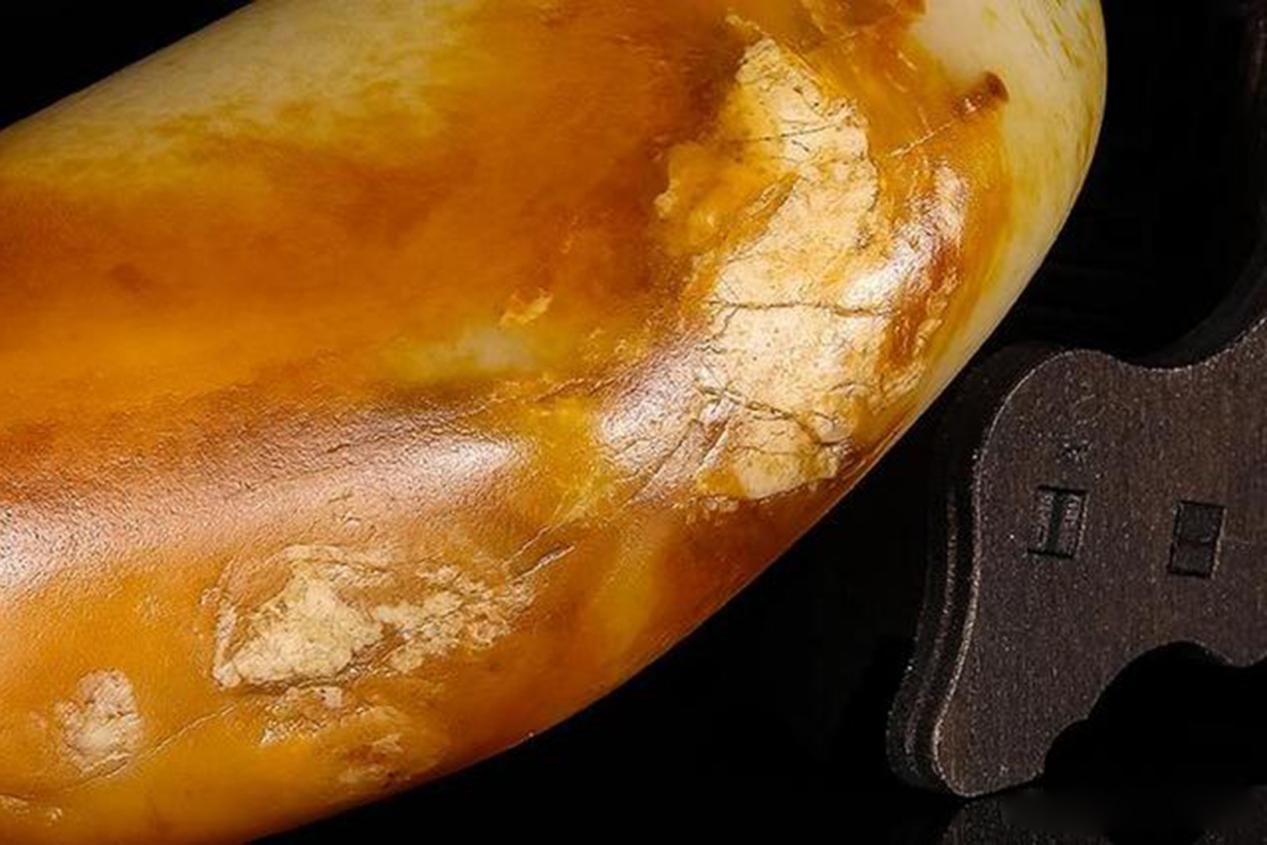 |和田玉籽料里面的瑕疵您最不能接受那种？脏？棉？裂？僵？