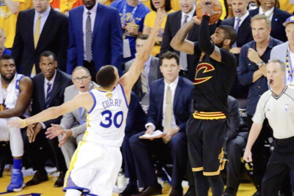 凯里·欧文|湖人新闻:詹姆斯亲自招聘?有意示好欧文,获球迷盛赞,要反转吗