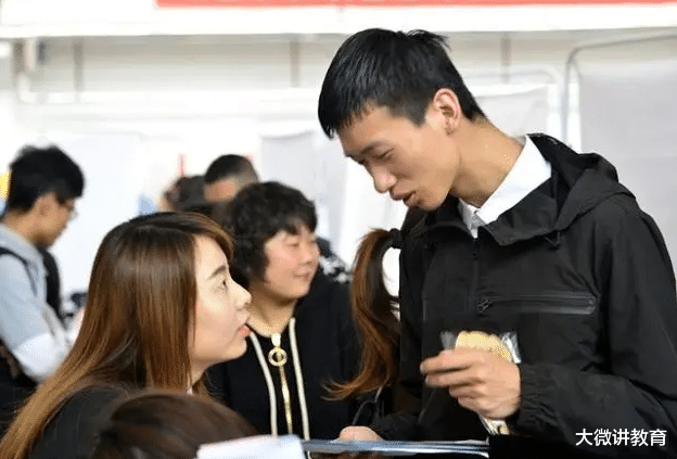 大学|华为校招人数公布，985毕业生备受青睐，普通院校毕业生没机会？