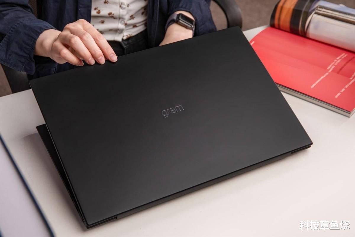 笔记本|设计专业屏幕要求高，这台笔电帮你轻松搞定毕设