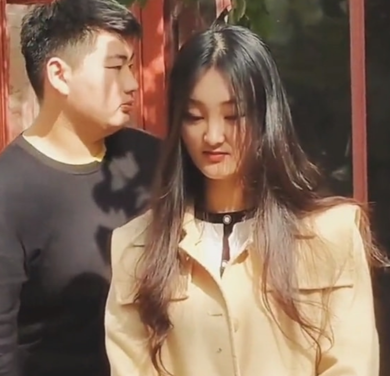 朱之文|太劲爆！陈亚男再放猛料：大衣哥谎报出场费，偷税漏税近3亿